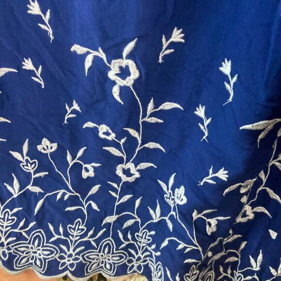 Women Within Blue Dress with White Embroidery Size 26 - Picture 6 of 11